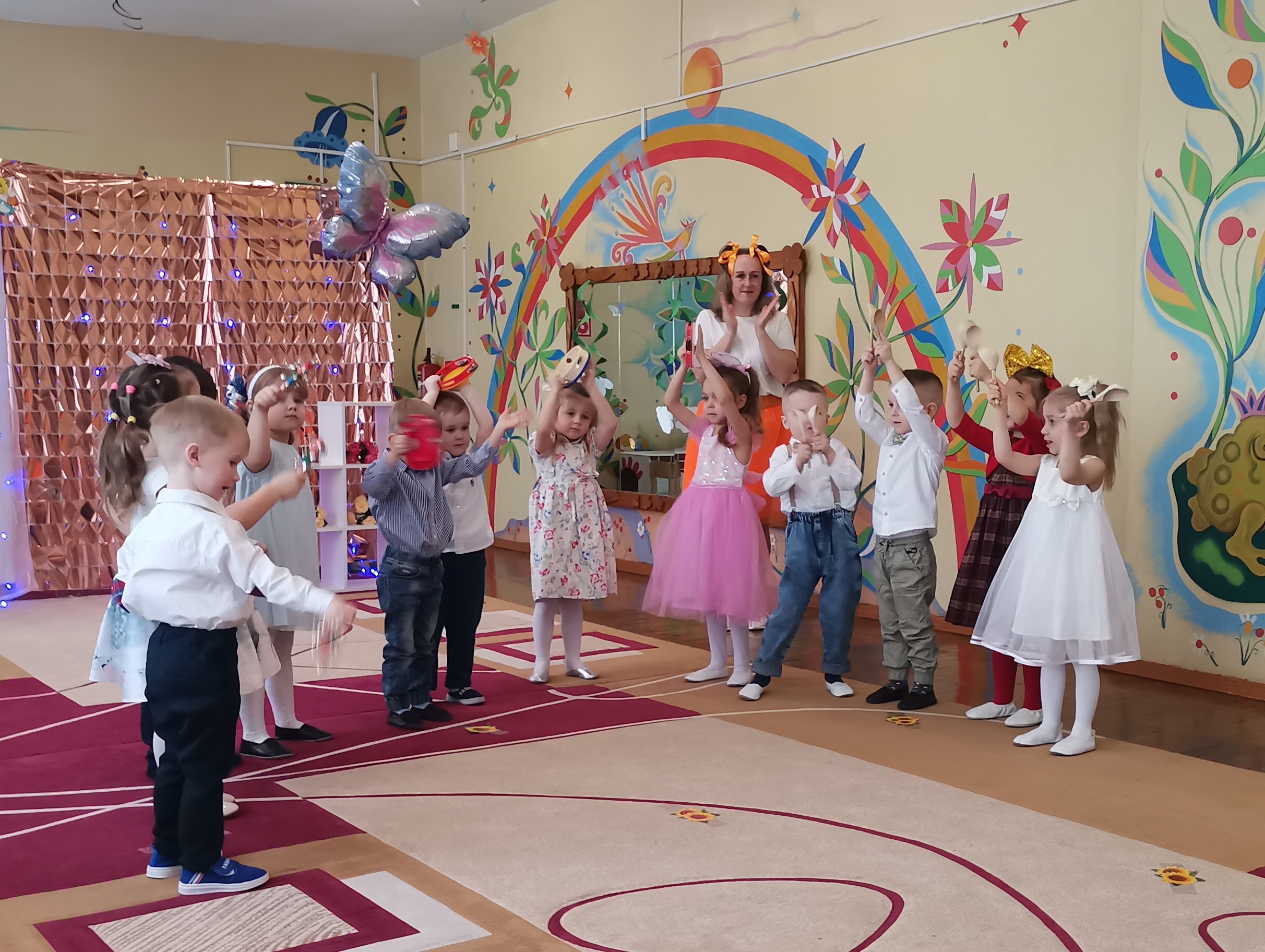 Праздник мам